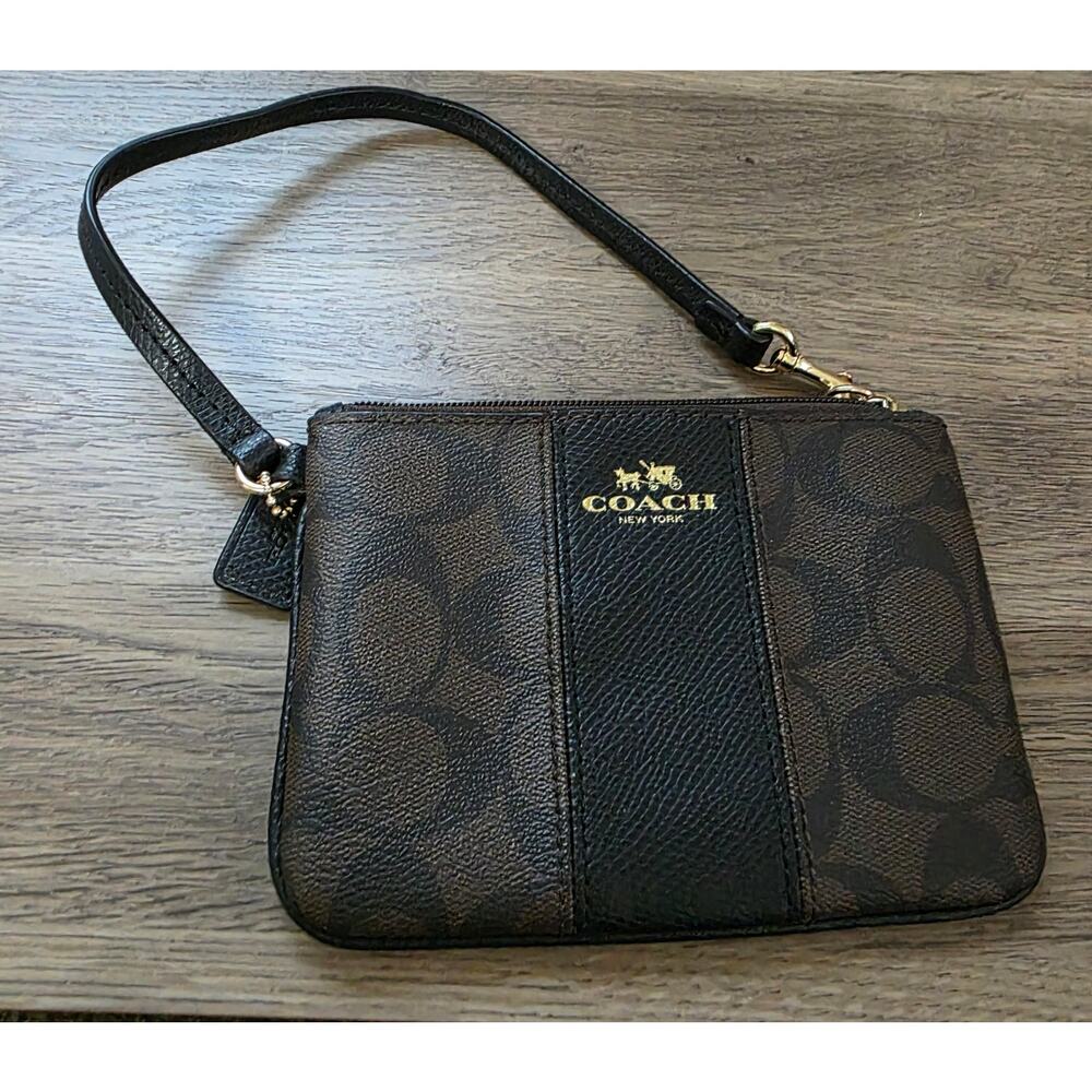 NEW Coach Corner Zip Wristlet in Signature Canvas - Picture 2 of 9